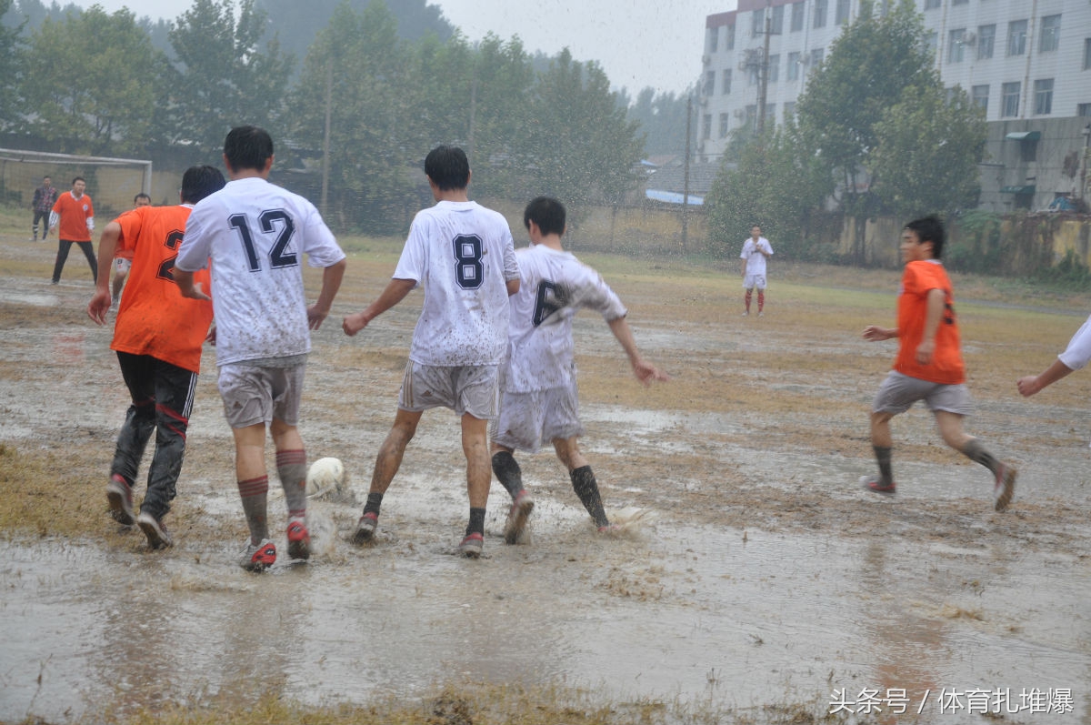 足球为什么比篮球更容易爆冷门,足球为啥地位比篮球重要