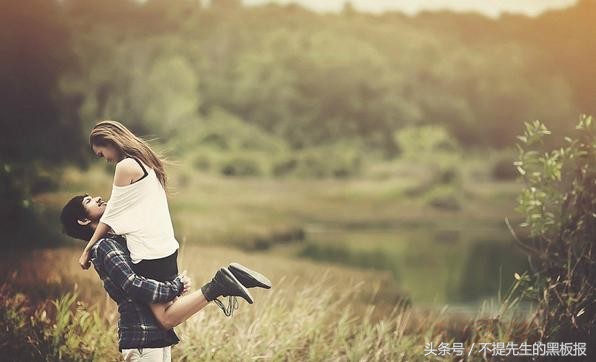 明明有老婆却过着单身的生活,明明有老婆为什么还看别的女的