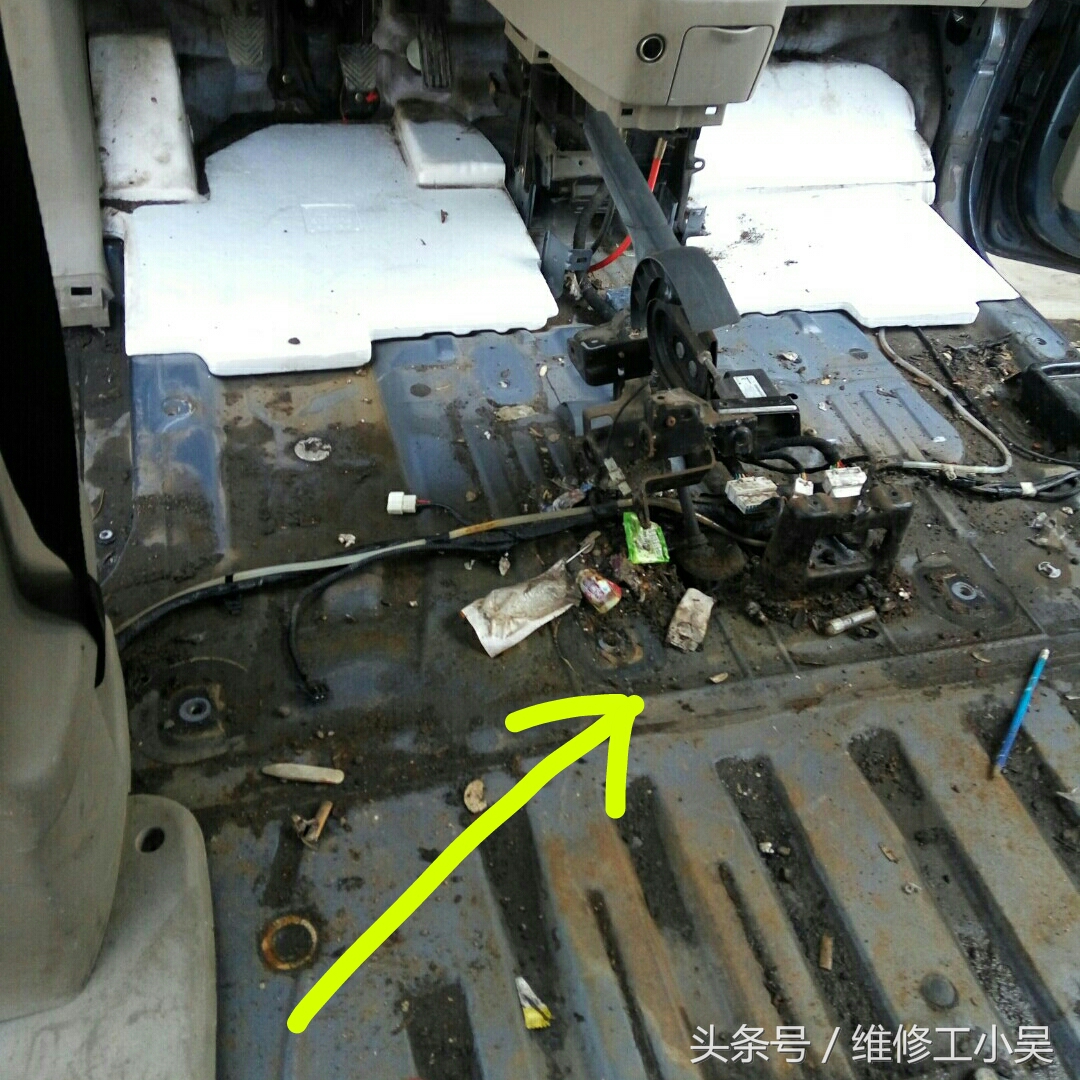 拆下来的二手车座椅,拆二手汽车座椅