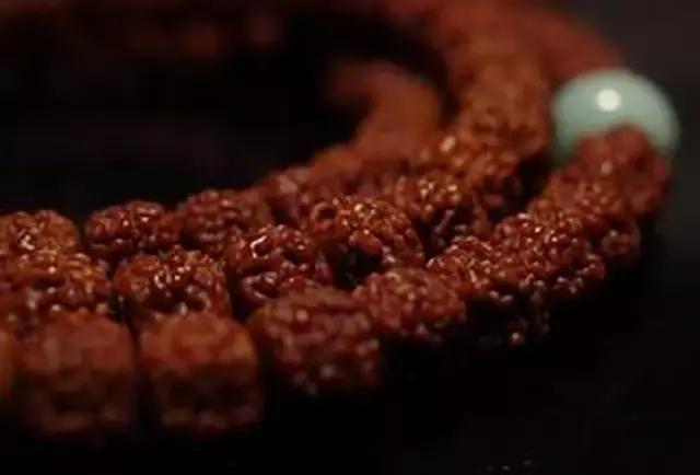 想要透红的金刚离不开“盘”与“刷”