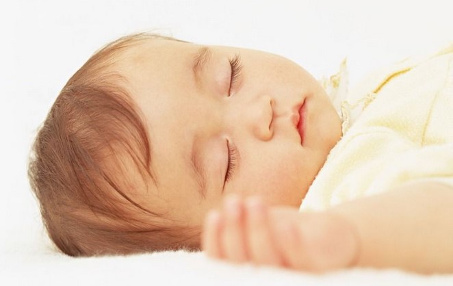 晚上老担心娃溢奶然后噎住,新生儿溢奶正常吗原因是什么