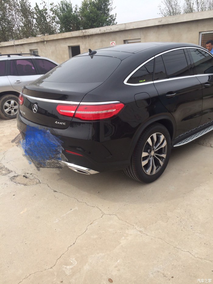 奔驰gle400运动版跑高速视频,奔驰gle400几秒破百运动模式