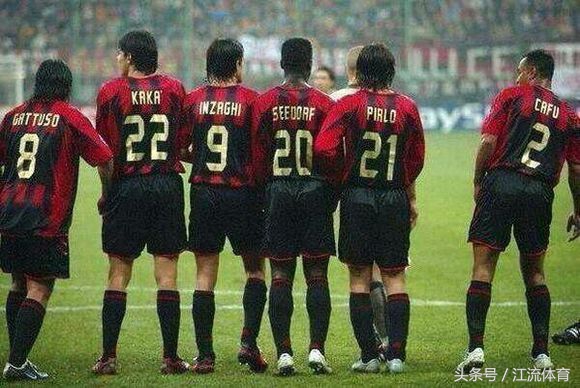 足坛十大防线,盘点足坛三大惊天的圆月弯刀