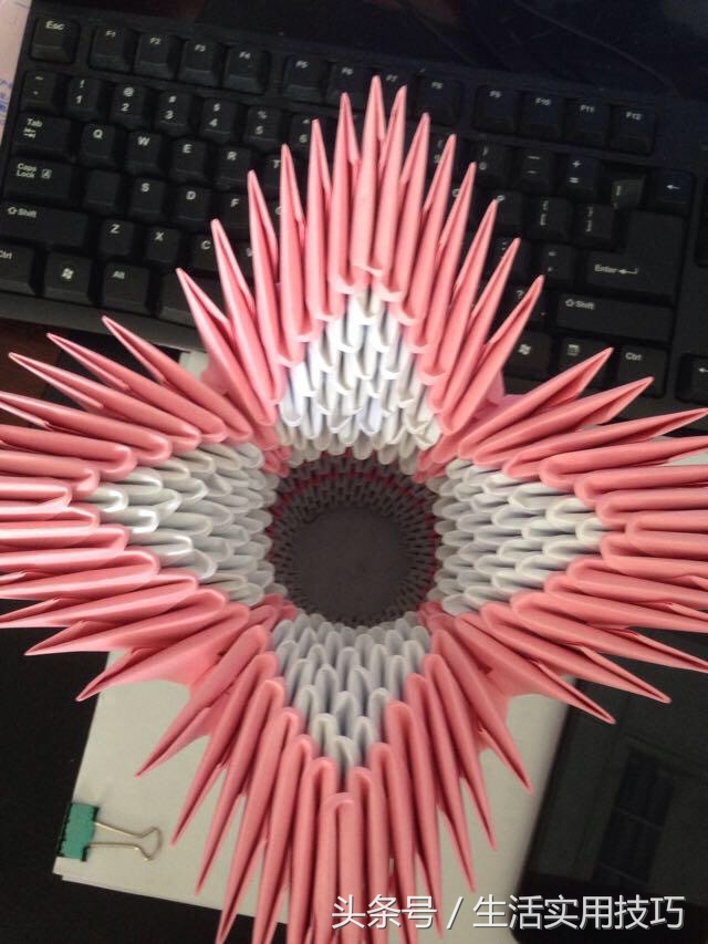 手工折纸花篮教程简单漂亮,幼儿手工花篮折纸的制作方法