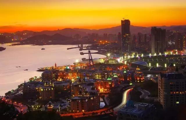 我叫大连，你也可以叫我滨城，这是我的最新简历，请收好！