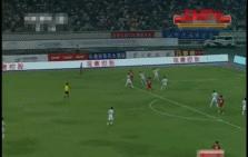国足过人踩球被失误gif,国足5:1马来西亚gif