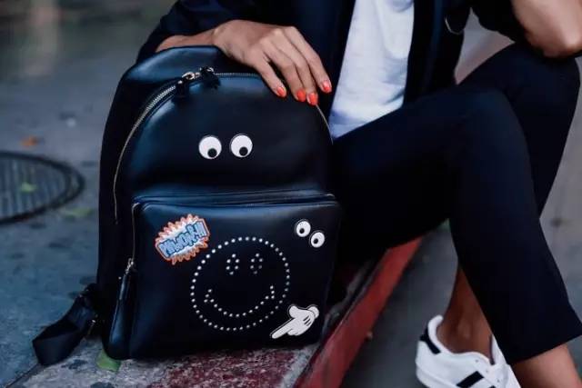 出门旅行比较轻的双肩包,出门玩的双肩包推荐