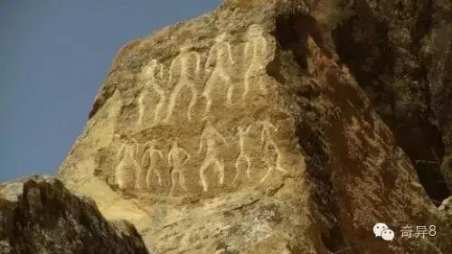 意大利卡莫尼卡山谷岩刻万年前太空人