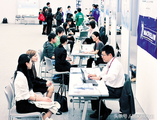 王健林要想赚钱就要跟别人不一样,王健林发展成功的十大秘诀