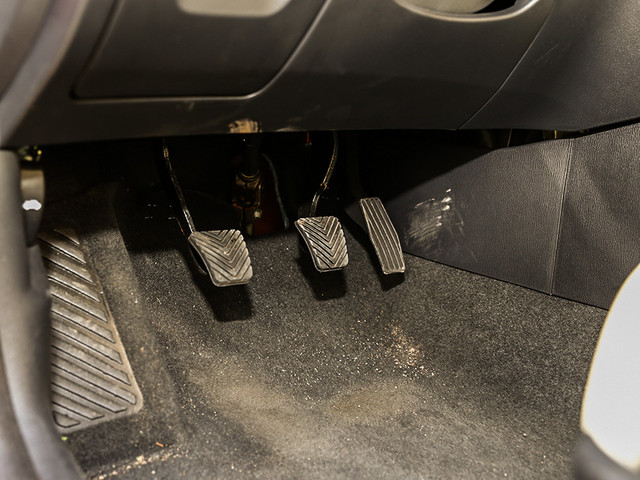 悦翔v71.0t和1.6l对比,悦翔v715款1.6l自动乐享怎么样