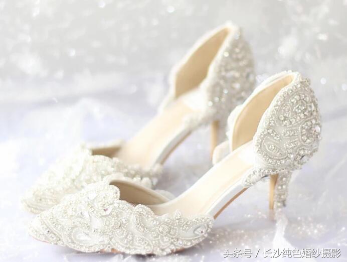 拍婚纱照鞋子怎么选,拍婚纱照应该选什么样的鞋子