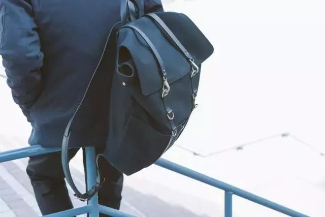 逛大街不想撞包？试试这些小众又时髦的双肩包！