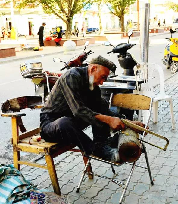 看头条后天就能从克拉玛依坐火车到喀什啦！