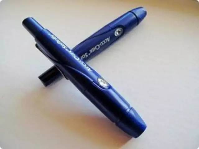 血糖仪正确采血方法 (血糖仪使用时采血的正确方法)