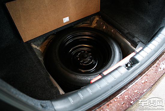 雅阁混动对比亚洲龙双擎试驾视频,雅阁2022款混动幻夜锐智版试驾