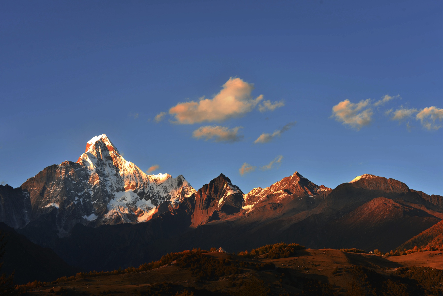 四川雅安宝兴夹金山天气预报,赞美宝兴夹金山红叶