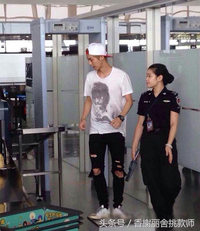 撕裂的破洞、褴褛的衣袖、线头满天飞的裤腿...我们穷人都爱它