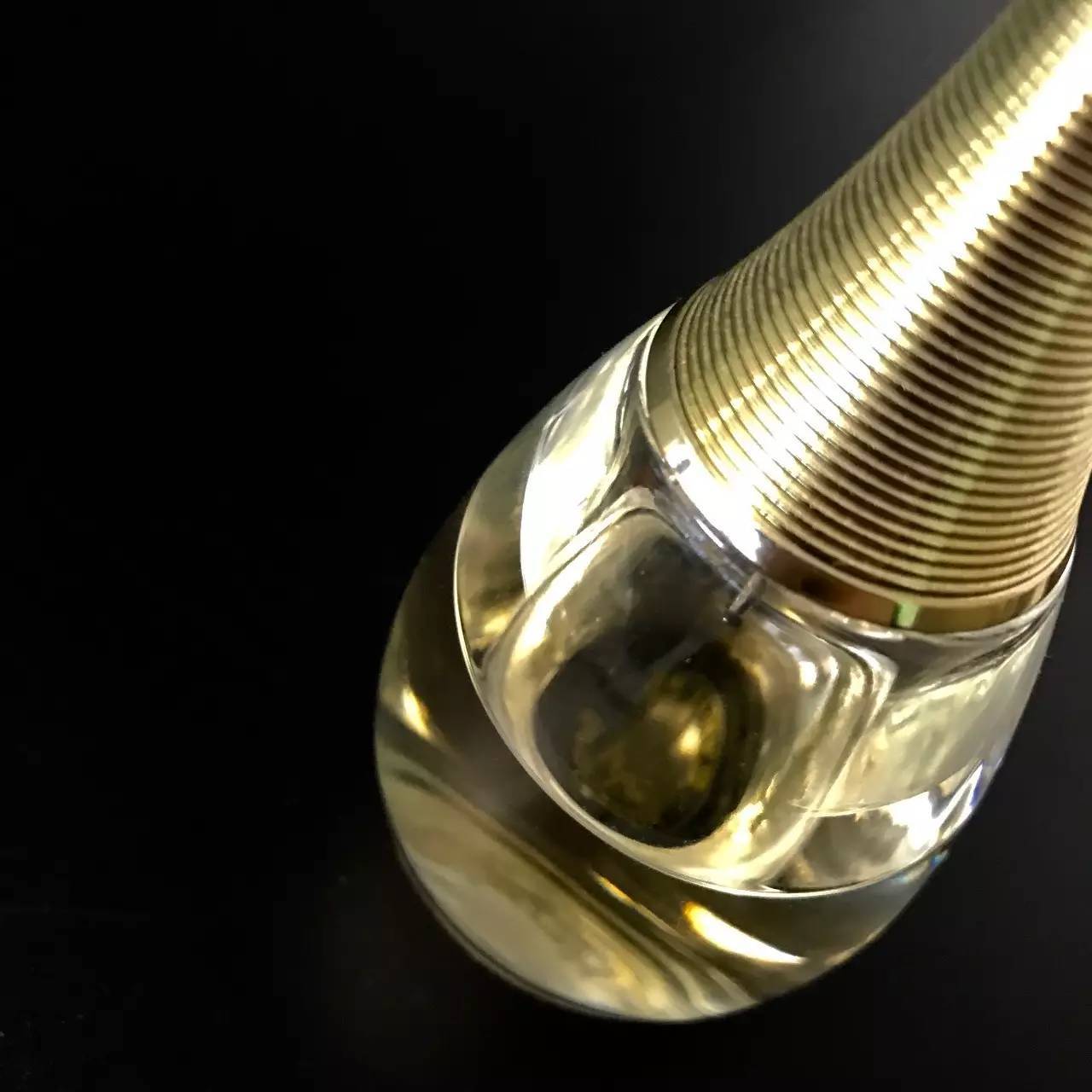 怎么判断自己适合什么香水男 (男生应该知道什么的香水最好)