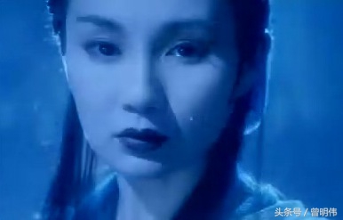 姑娘被蛇咬怀孕，疑似蛇妖被赶出村，水潭边生下白龙救家人