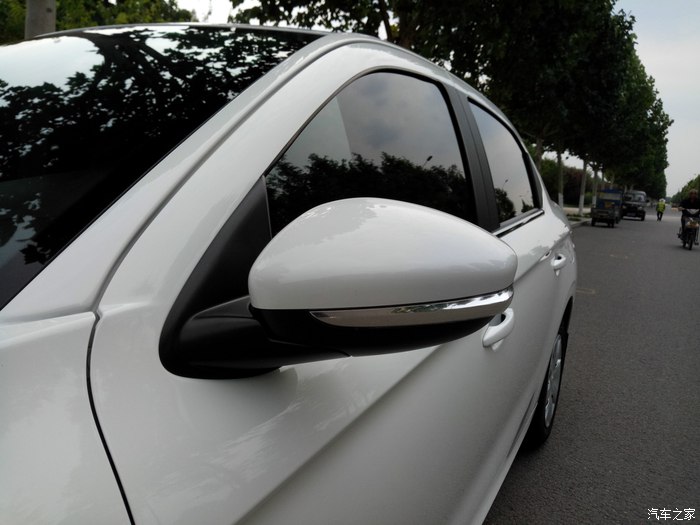 新款标致301幸福版,标致301旅行