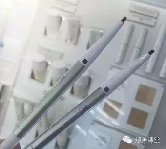 准妈AB颜值不*退倒**孕妇好气色唇妆都是这样来的