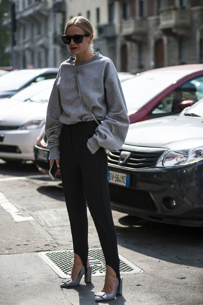 90年代的踩脚裤，这样穿居然这么美