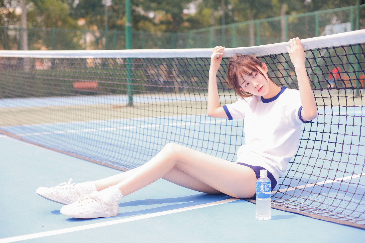 女孩暴打校霸小说,小说女主被校霸打