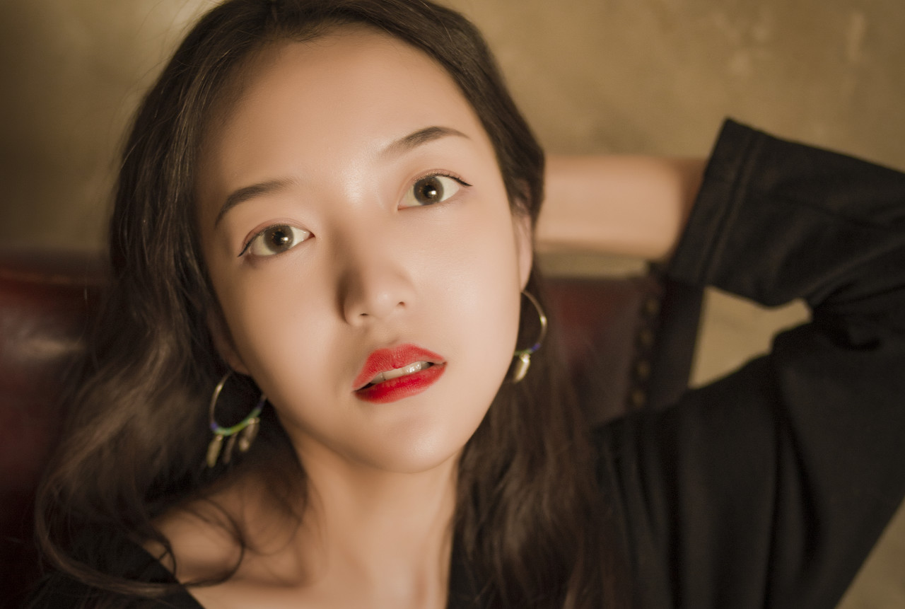 小说：谁能想到！在路上结仇的女生，就是我的同班同学