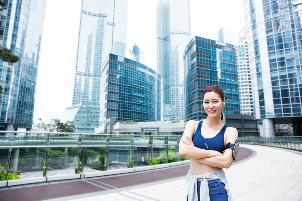 琚濠嗙湅涓嶈捣,鍥犱负瀹堕噷绌疯澶栧﹩鐪嬩笉璧风浜岄泦