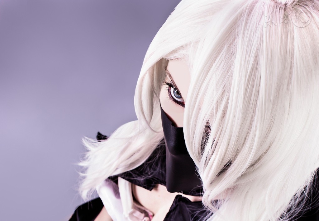 小说：男子孤身闯入禁区，正当抬脚射门时，他却突然拦在了前方