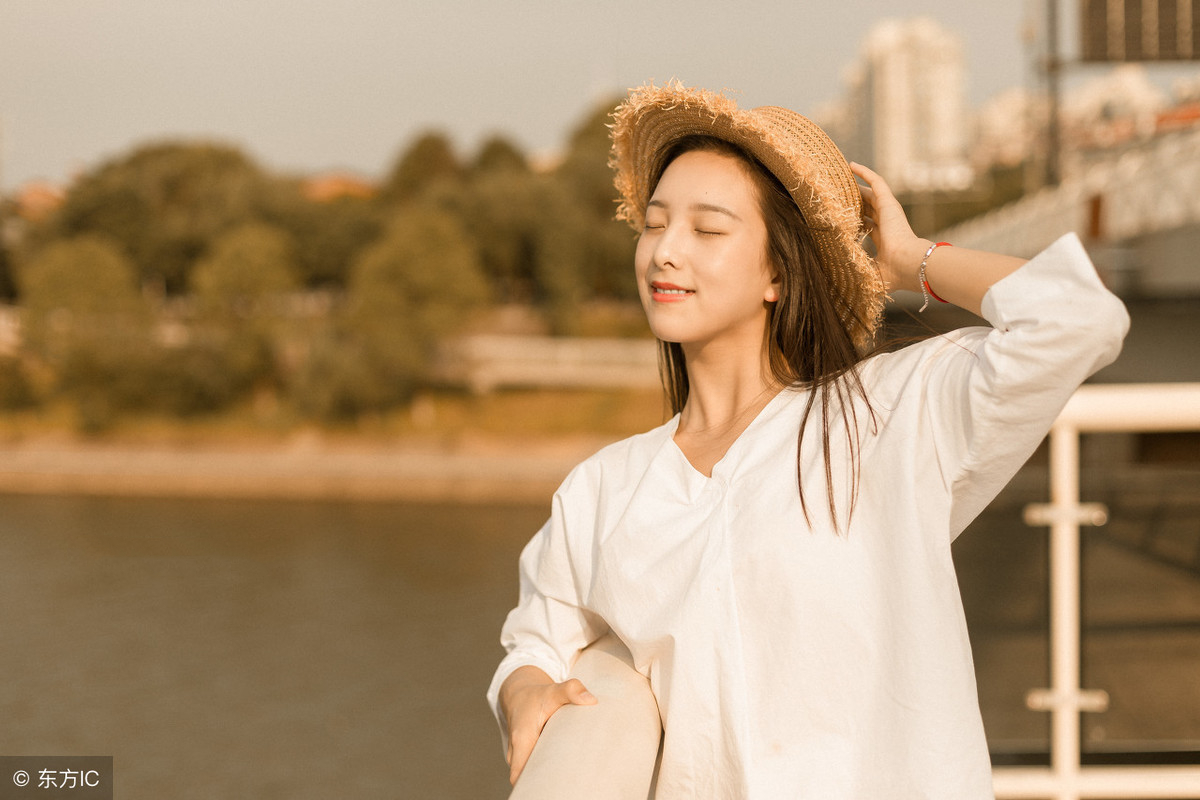 小说：他以为他可以睡着的，可脑子里的片段却从来都没有停过