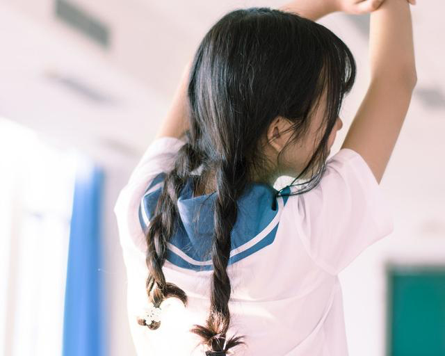 小说：一个初中生跟商业大佬拍胸脯：我有好方案，绝对能赚大钱