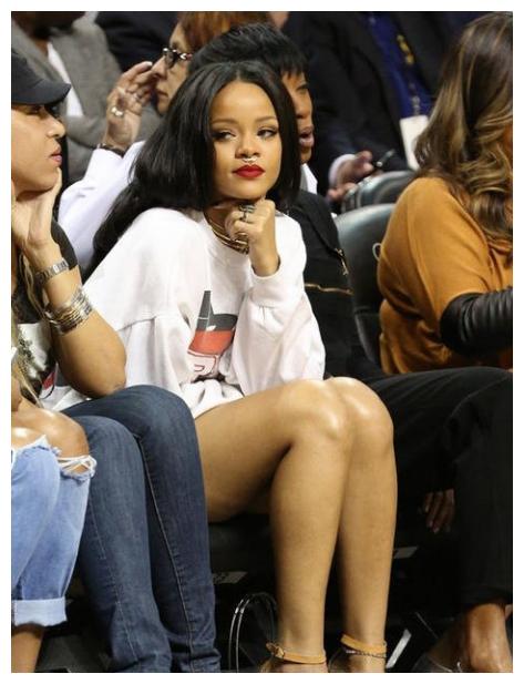 一双美腿价值百万美金，身价高达110亿，其中91亿靠卖内衣？