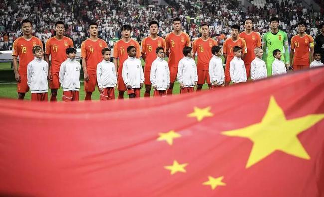 内马尔进球为白血病男孩跳舞,内马尔学患病孩子进球跳舞