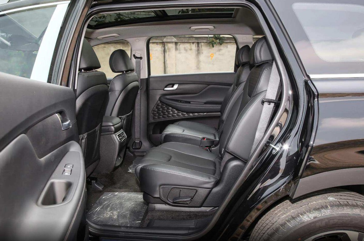 经济实用的中型SUV，护卫舰07VS现代胜达，20来万预算到底选谁？