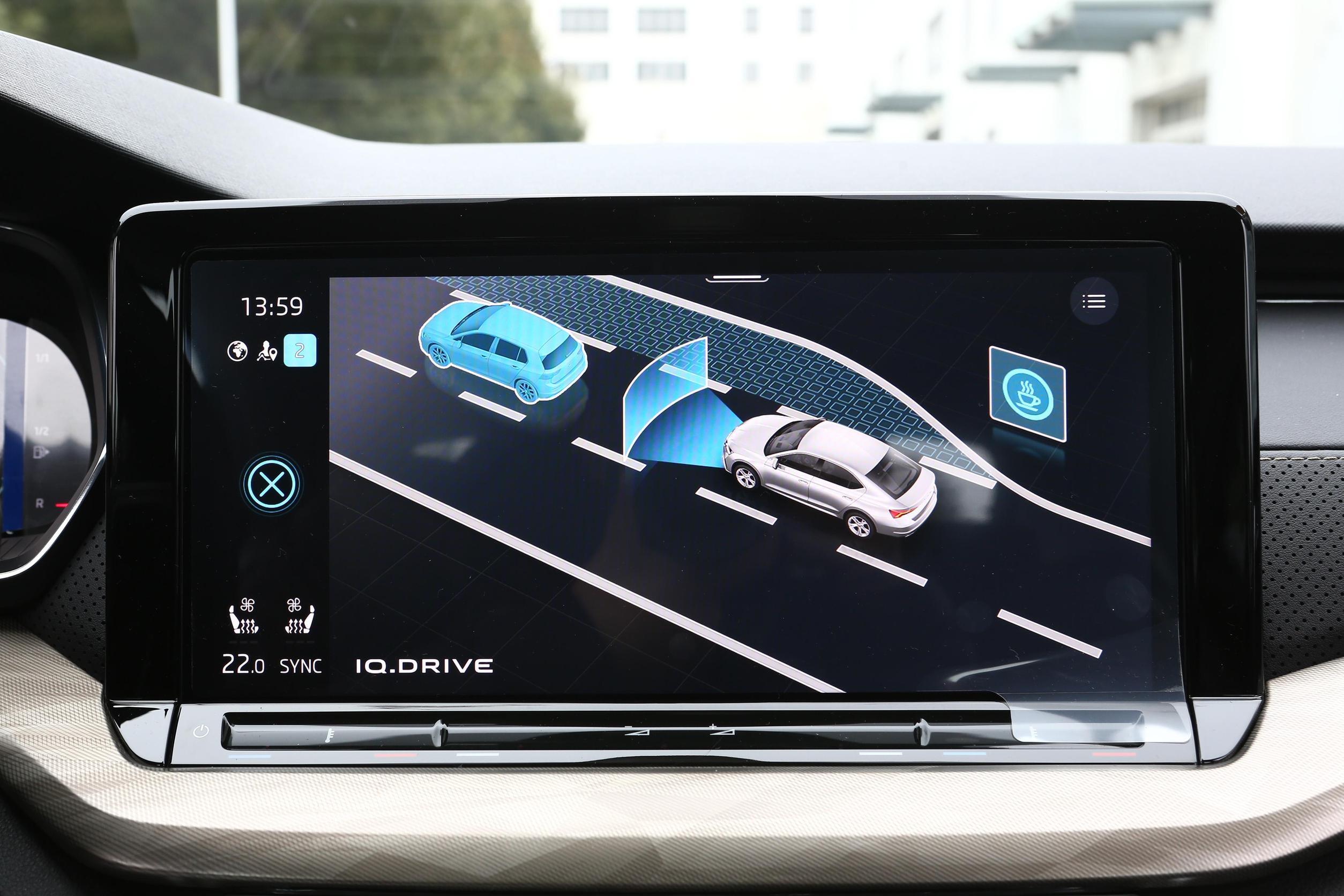 试驾最新款斯柯达明锐,斯柯达明锐手动试驾视频