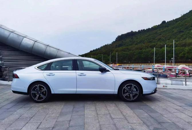 三亚抢先试驾第十一代雅阁“卷”起来让对手无路可走