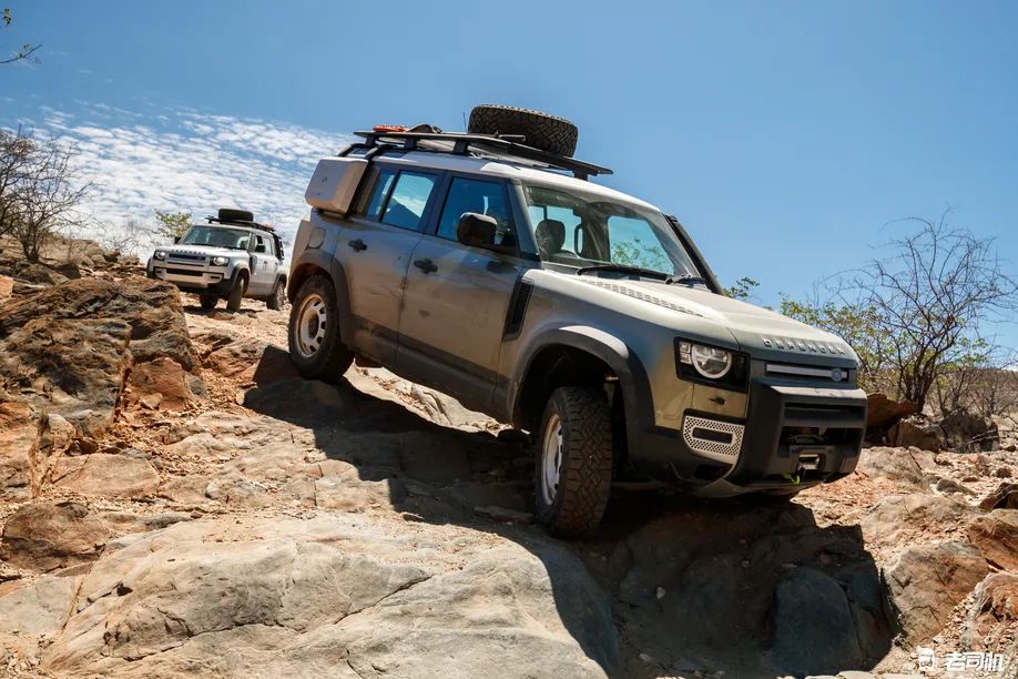 百万路虎换代上市，但我觉得它不行……