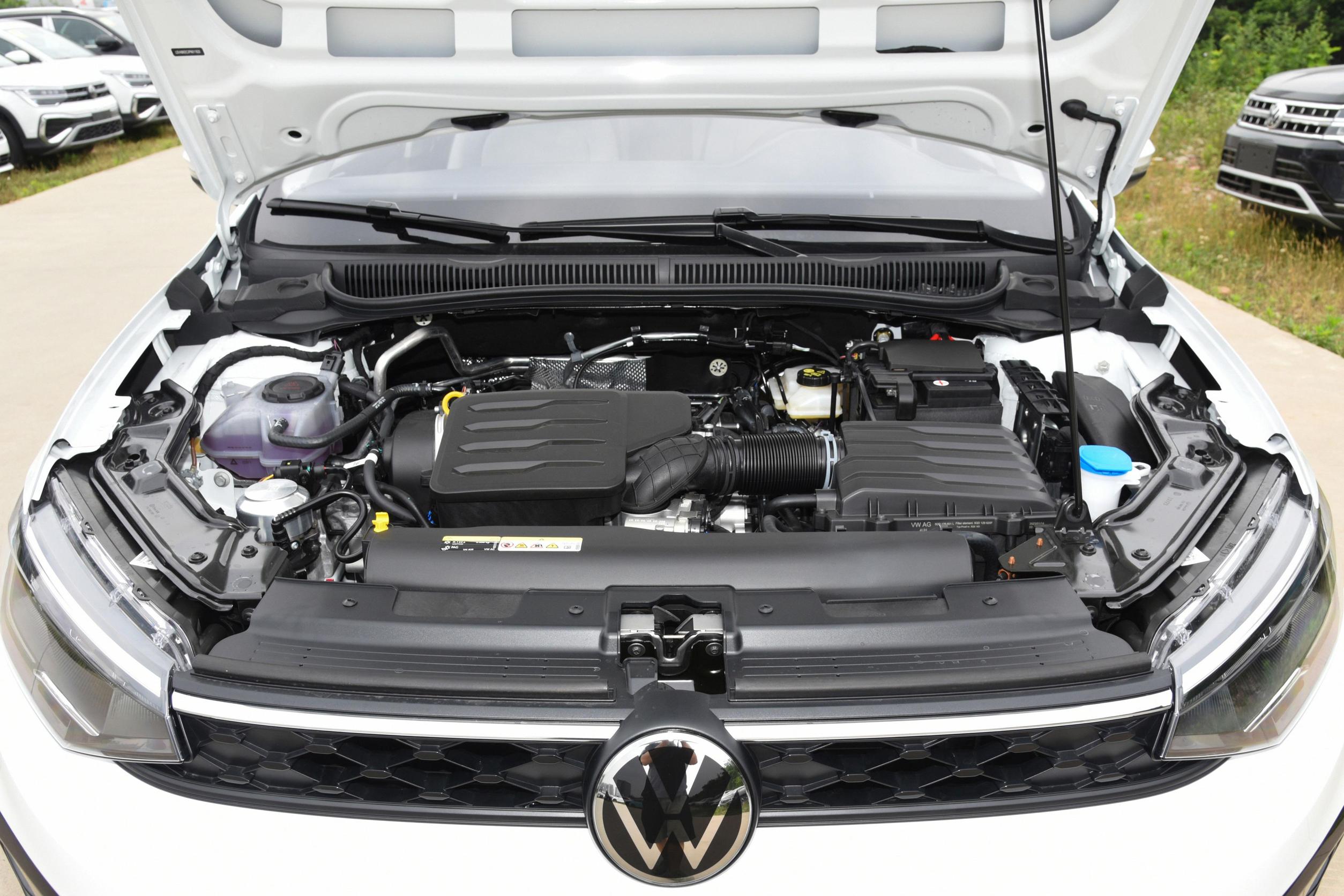 1.2t速腾和1.5l朗逸哪个动力好,2021款朗逸1.5t配置