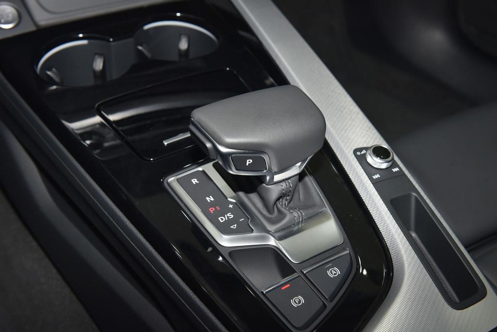 全新奥迪A4,试驾进口奥迪a4