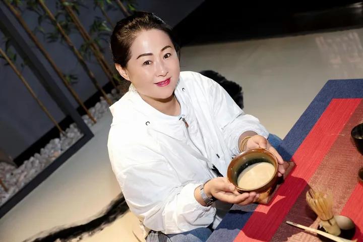 开电动宝马，品茶香茶韵，2023BMW中国文化之旅再启程