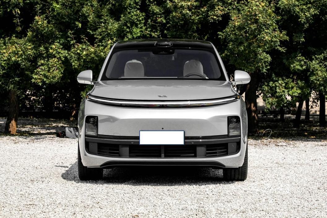 理想l8能不能加装仪表显示,理想l8抬头显示夜晚效果