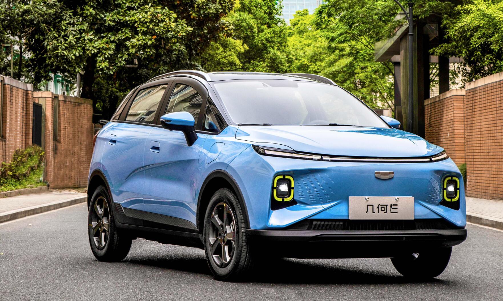 5万元以下纯电动轿车五菱宏光mini,新能源汽车排行榜五菱宏光mini