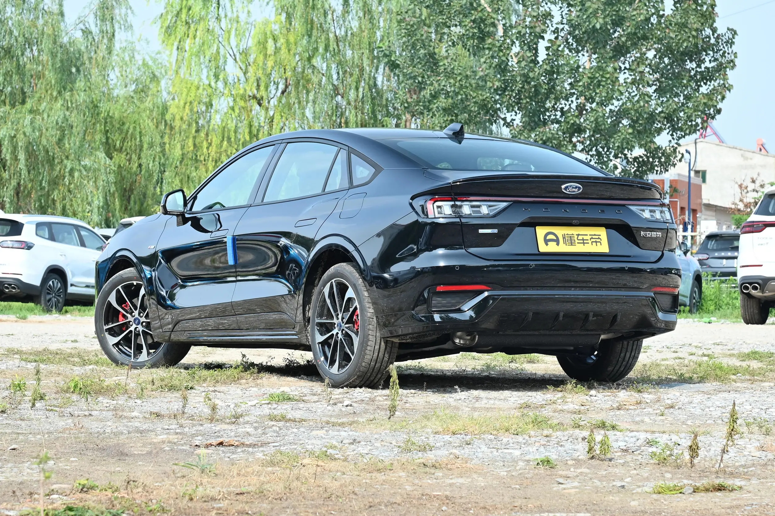 新一代福特蒙迪欧2.0t经济时速,2.0t马力238扭矩350新手能开吗