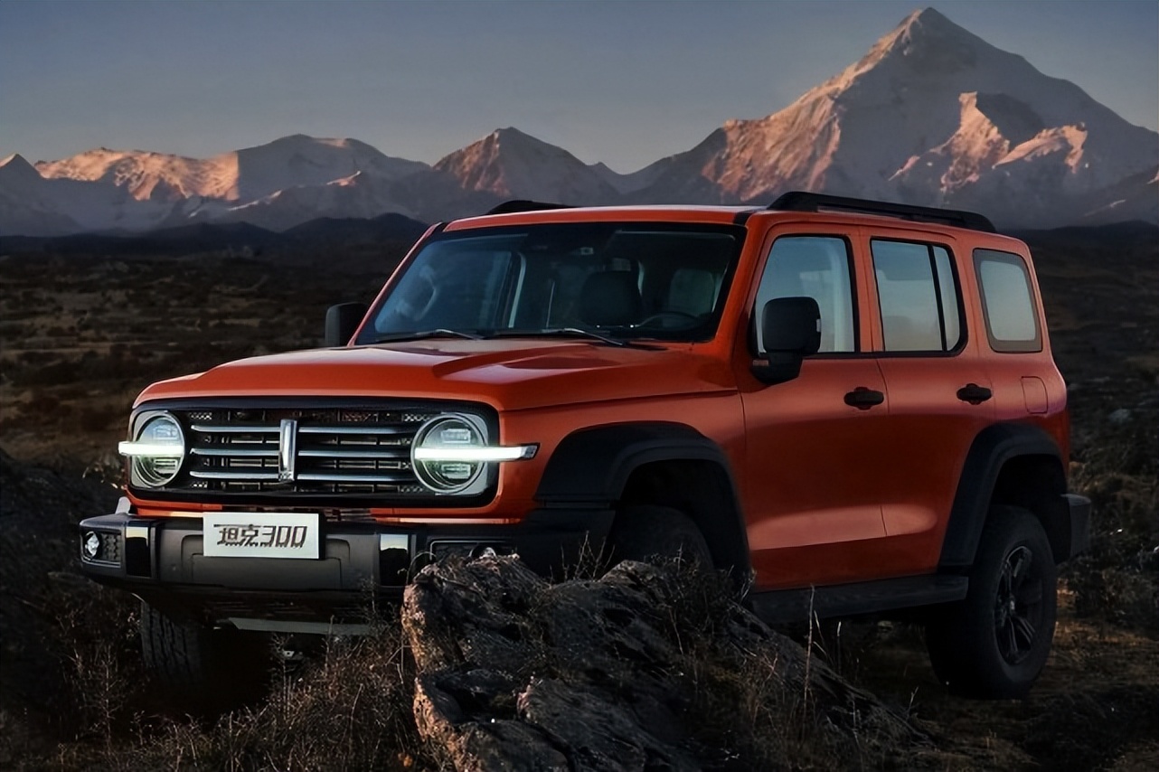 jeep牧马人坦克300,jeep牧马人对比坦克300空间