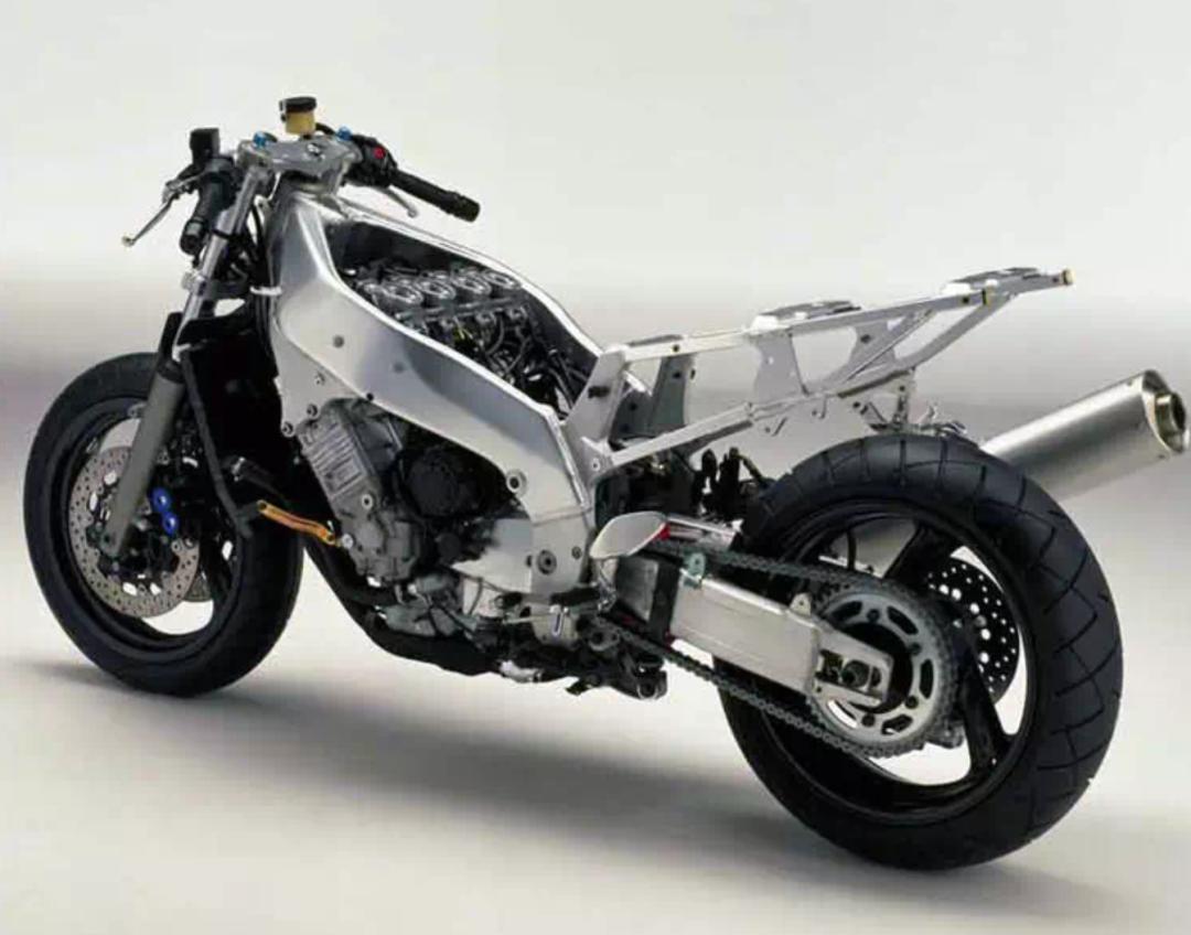 闆呴┈鍝坮1杩滃彜瑙嗛,2024骞撮泤椹搱r1