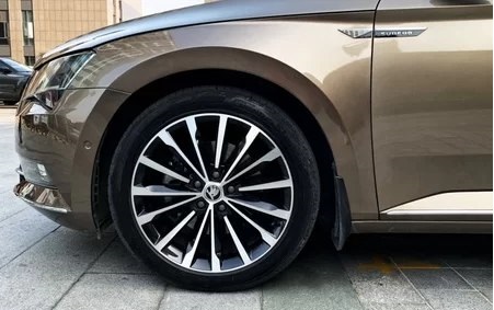 颜值高空间大上档次,颜值高大空间空调出风口