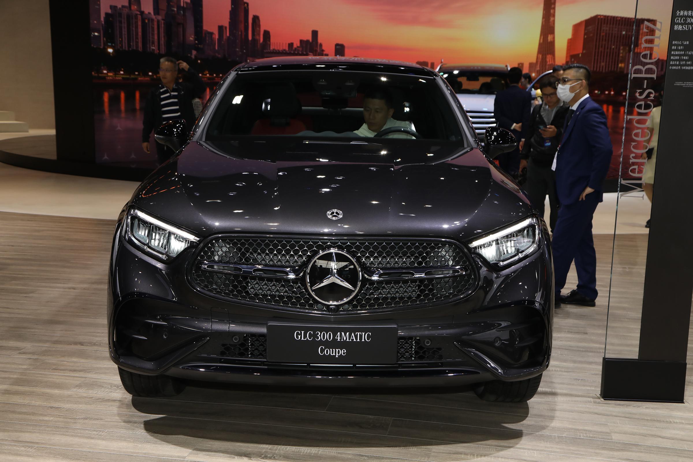 全新奔驰GLC轿跑SUV官图,全新奔驰glc轿跑suv官图发布