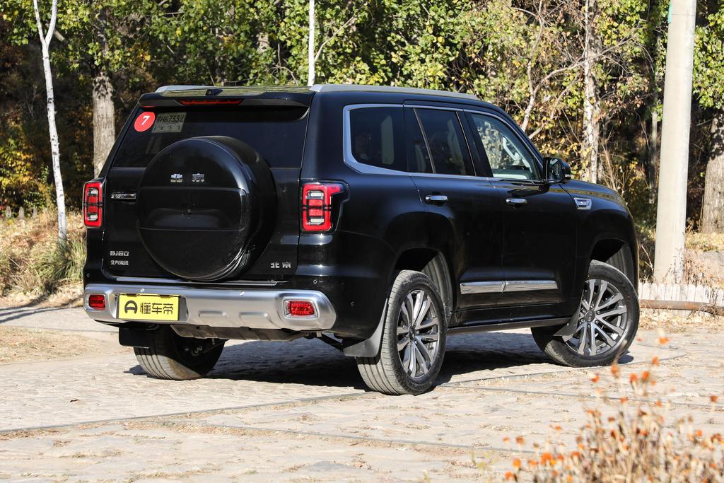 7座bj60空间测评,北汽bj402.0t8at与2.3t6at哪个好