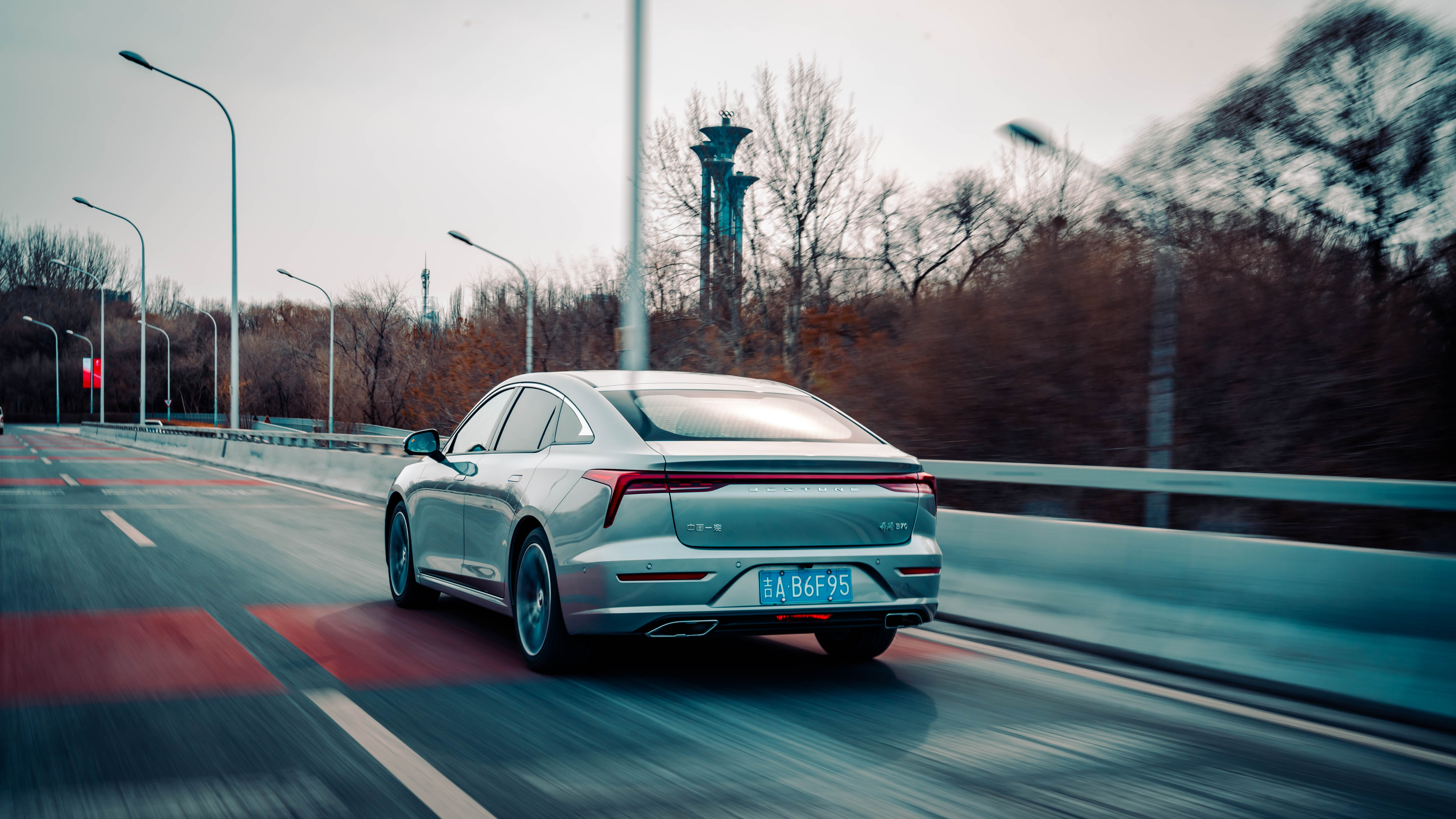 奔腾b701.5和奔腾2.0外观区别,15年的奔腾b50和奔腾b70哪个好